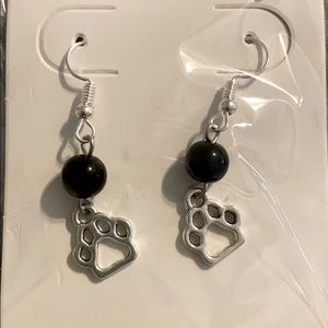 5/$30 🐾 Paw Earrings 🐾
